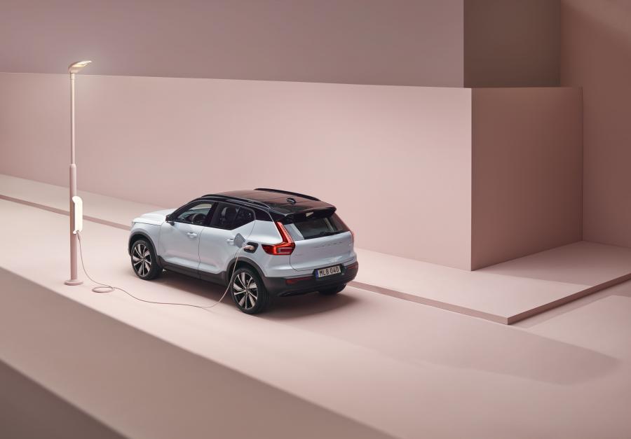  Volvo XC40 Recharge P8 AWD 2019 года  (WW) (фото 22 из 34)